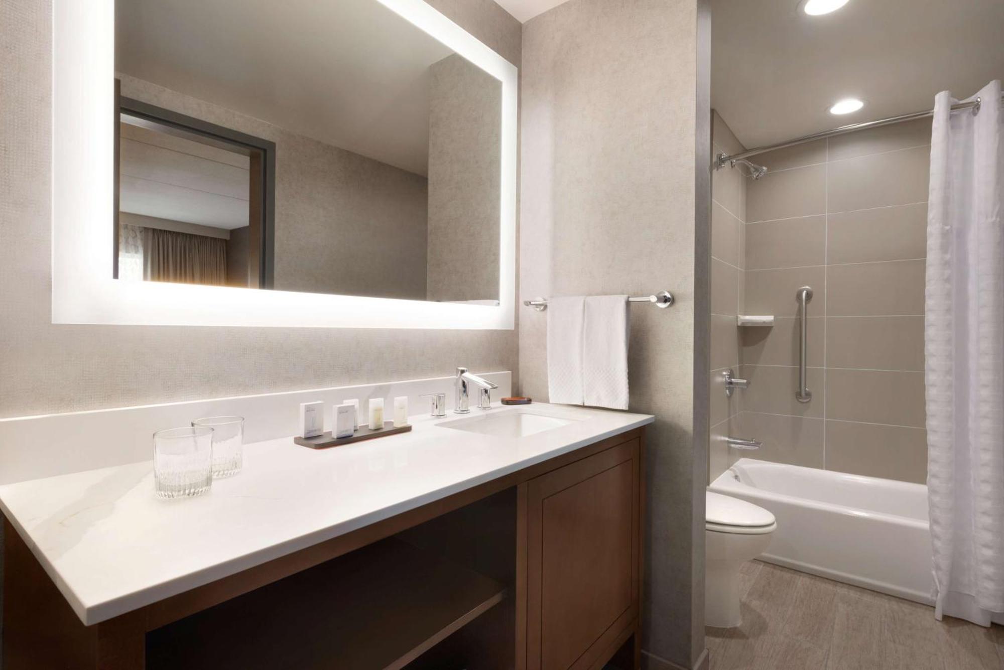 Embassy Suites By Hilton Chicago Naperville Eksteriør bilde